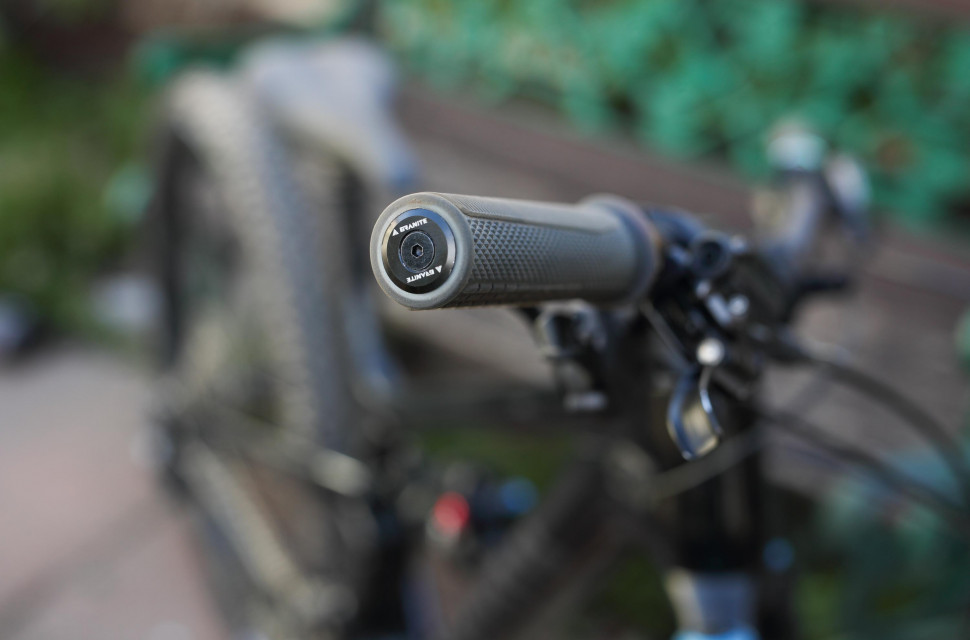 Specialized grips deals with bar ends